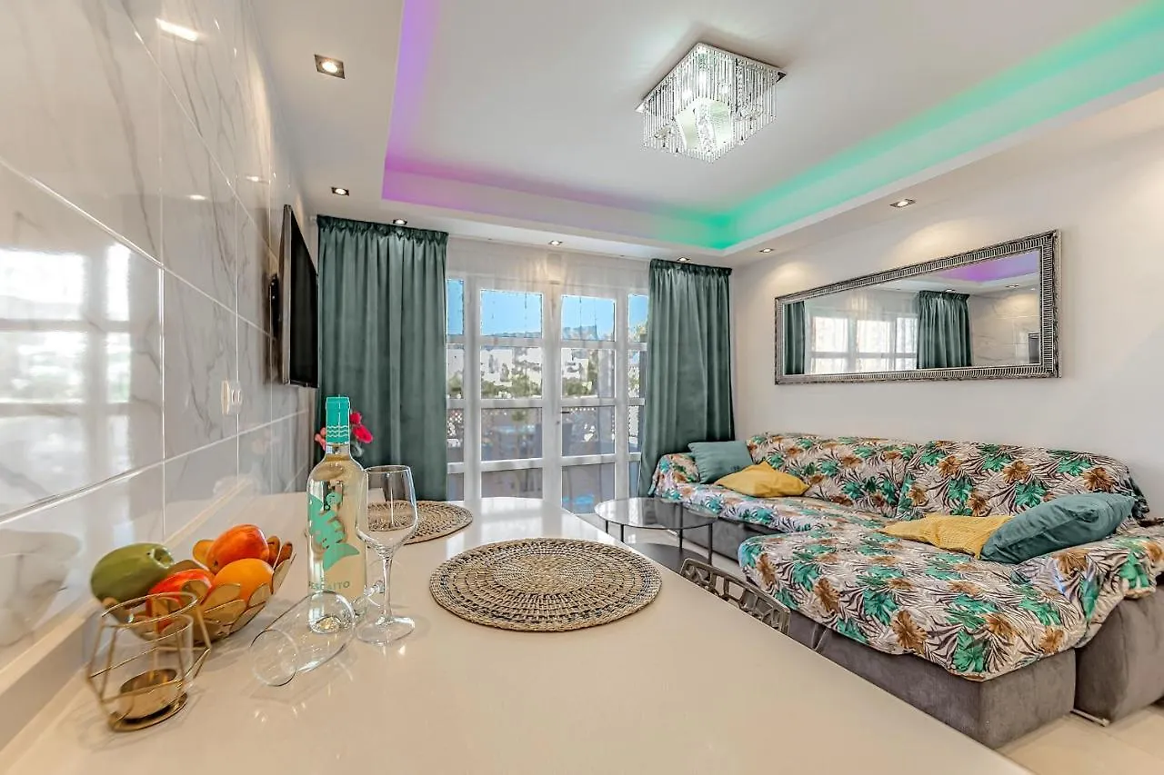 Beautiful Deluxe Apartment Sun And Sea location
